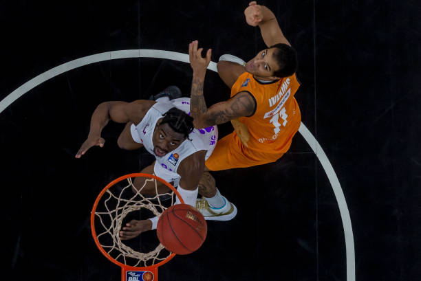 展现出了强 展现出了强