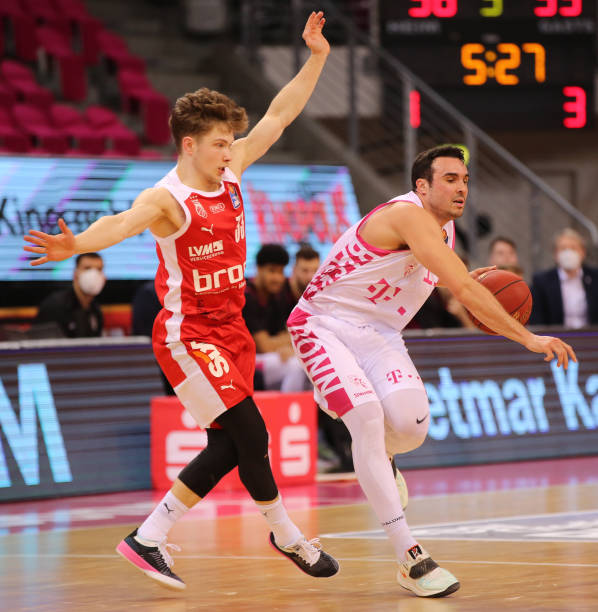 中占据了前 中占据了前