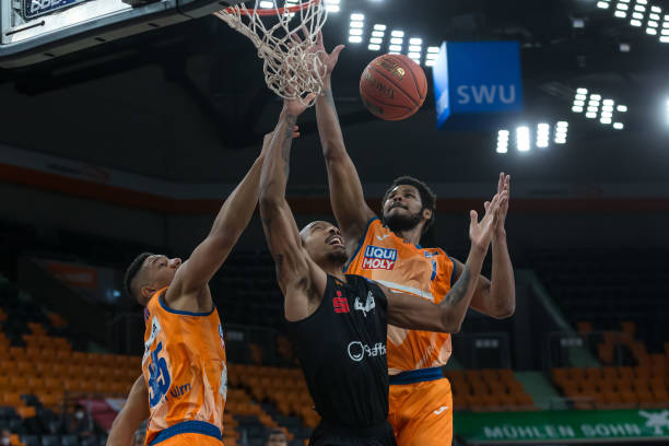 就是两队在 就是两队在